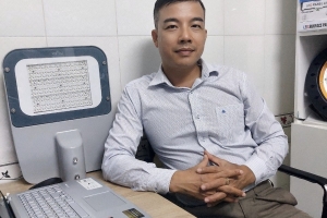   Giá đèn đường led 150w Philips