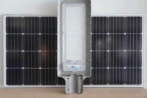 Giá đèn năng lượng mặt trời