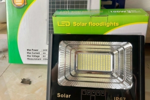 Đèn năng lượng mặt trời trong nhà 300w