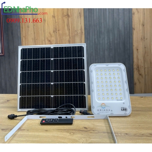 Đèn pha năng lượng mặt trời 200w